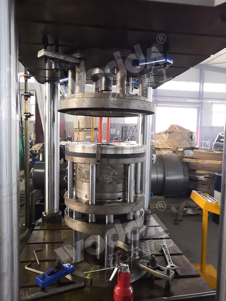 煤(mei)氣罐(guan)封頭(tou)模具(ju)