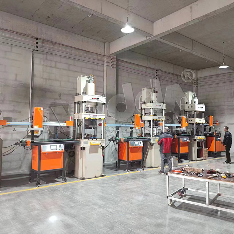 100噸不(bu)鏽鋼(gang)廚具(ju)拉伸(shen)液壓(ya)機