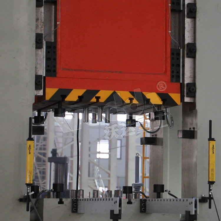 630噸(dun)框架液壓(ya)機(液壓墊(nian)) 630噸框架液(ye)壓機(液壓(ya)墊)