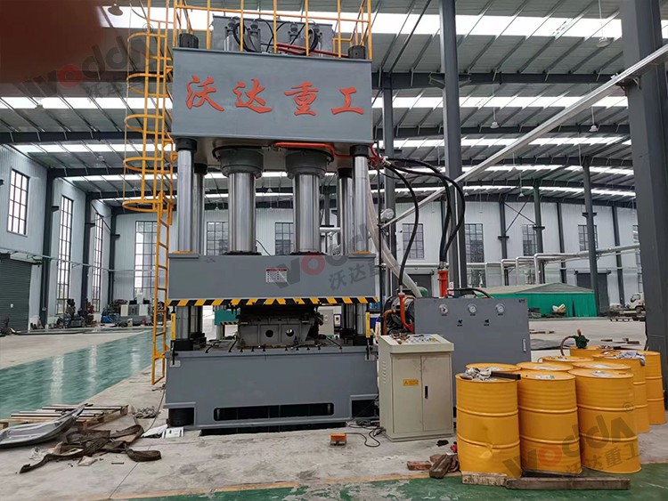 800噸汽(qi)車配(pei)件液(ye)壓機(ji)