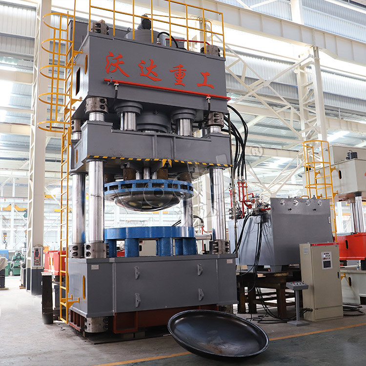 3000噸封(feng)頭液(ye)壓機(ji)