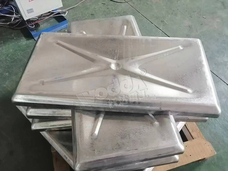 不鏽(xiu)鋼水箱(xiang)闆