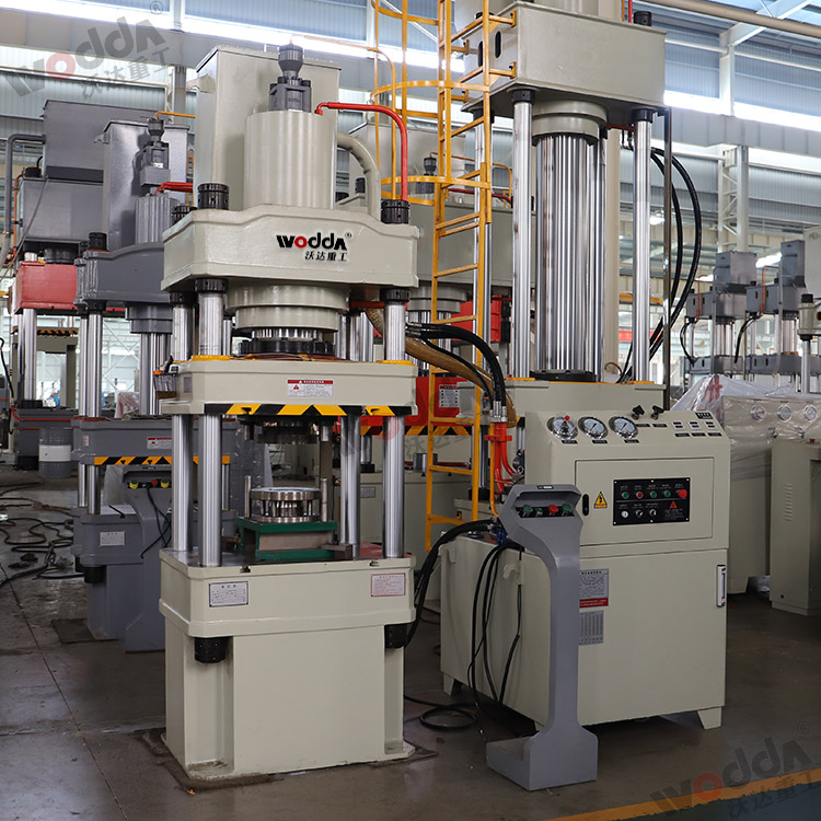 200噸下(xia)頂缸式拉(la)伸液壓機(ji)