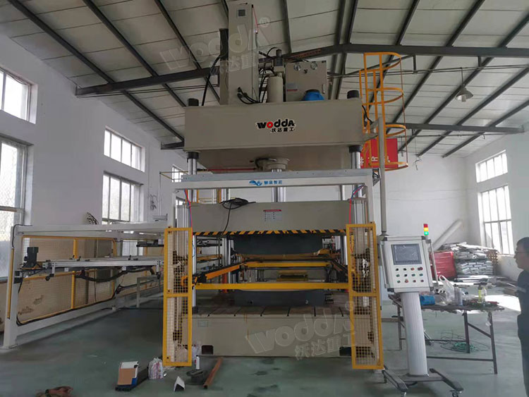 160噸(dun)汽車内飾(shi)成型液壓(ya)機