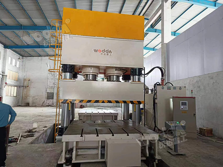 3000噸(dun)四柱(zhu)液壓(ya)機