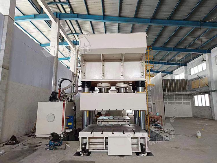 3000噸(dun)三梁(liang)四柱(zhu)液壓(ya)機