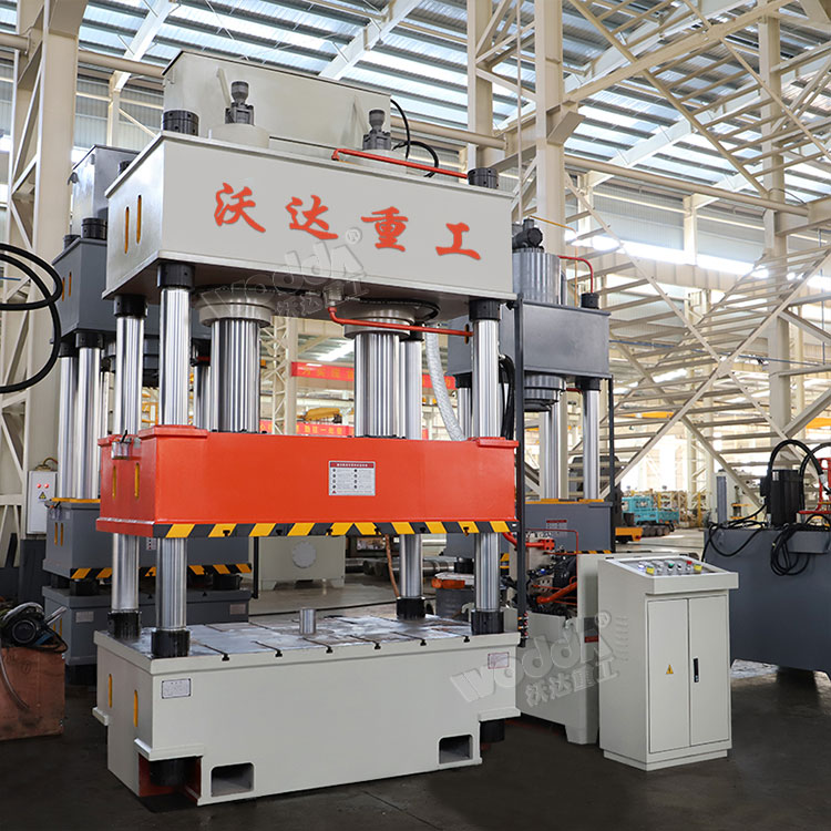 400噸(dun)三梁四(si)柱液壓(ya)機