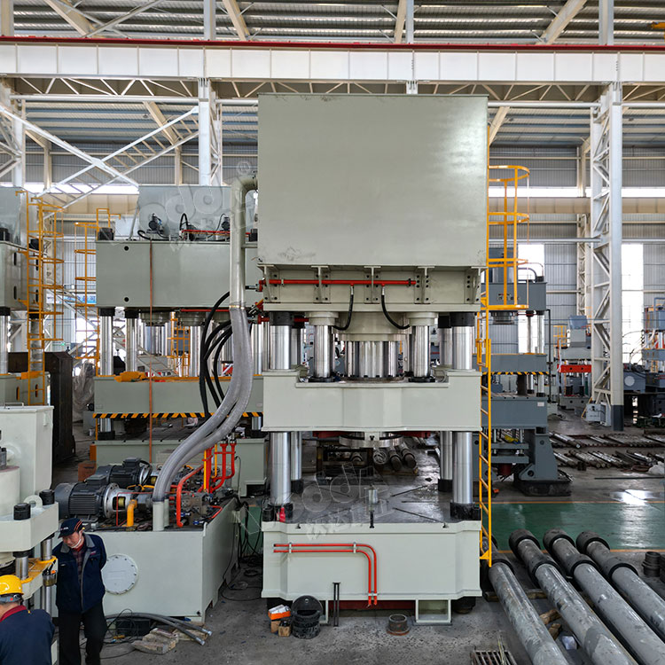 封(feng)頭液壓(ya)機背面(mian)