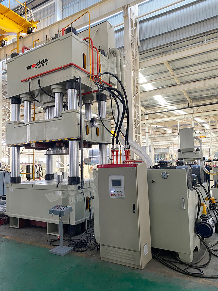 1750噸(dun)封頭(tou)拉伸(shen)液壓(ya)機