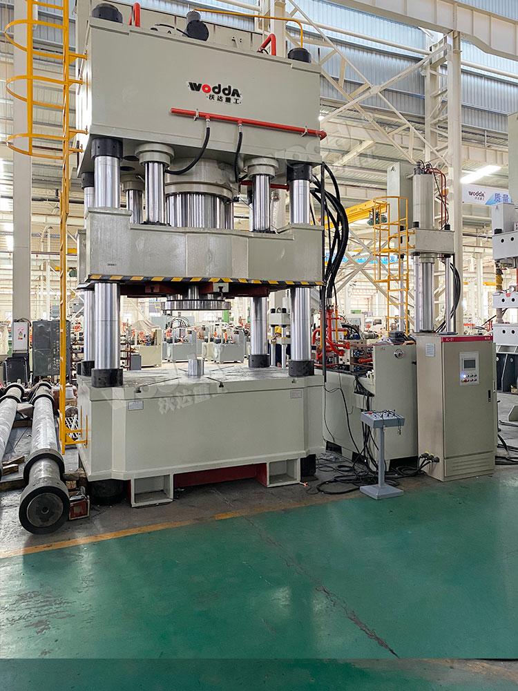 拉伸(shen)大直(zhi)徑封(feng)頭液(ye)壓機(ji)