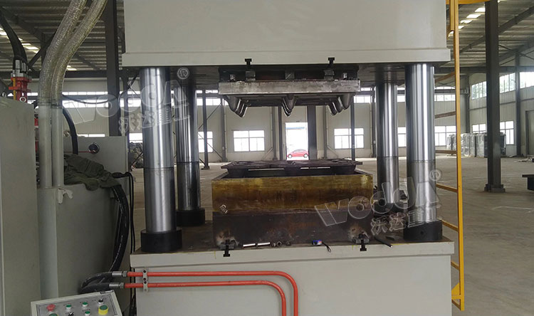 九腳(jiao)塑料托盤(pan)模具