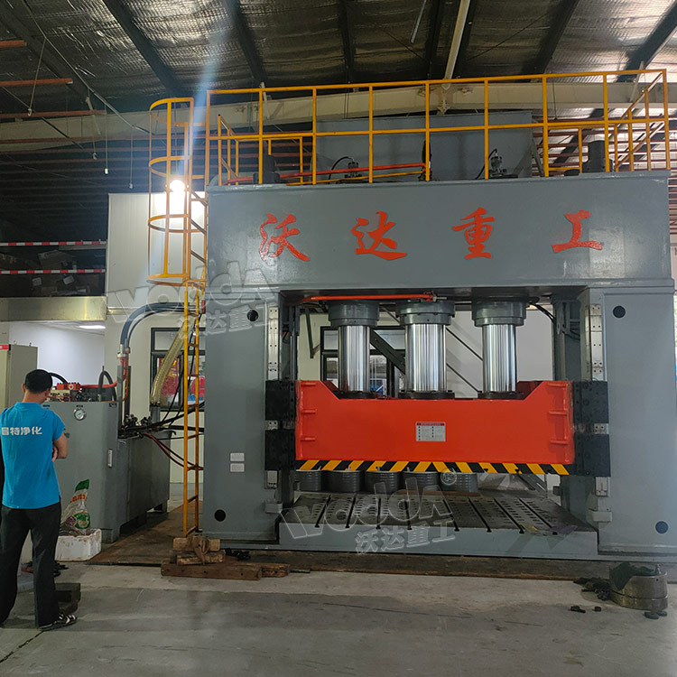 1000噸薄闆(pan)拉伸液(ye)壓機