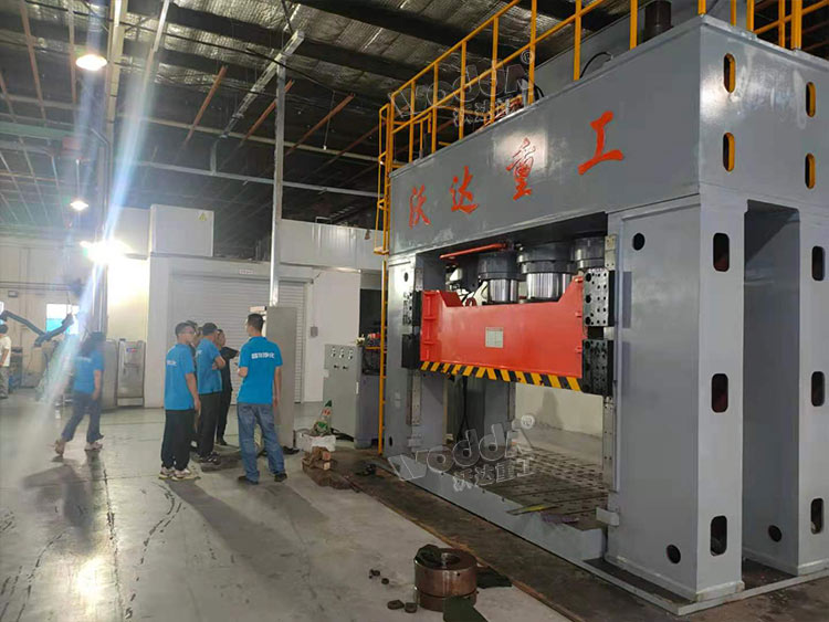 1000噸框架式(shi)液壓機