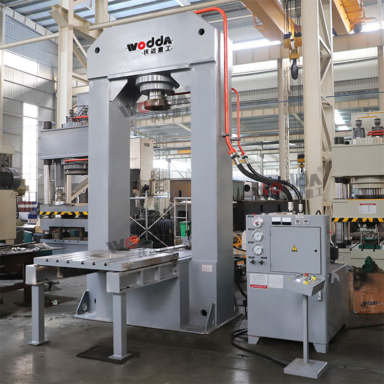 315噸龍門(men)式液壓機(ji) 315噸龍門式(shi)液壓機