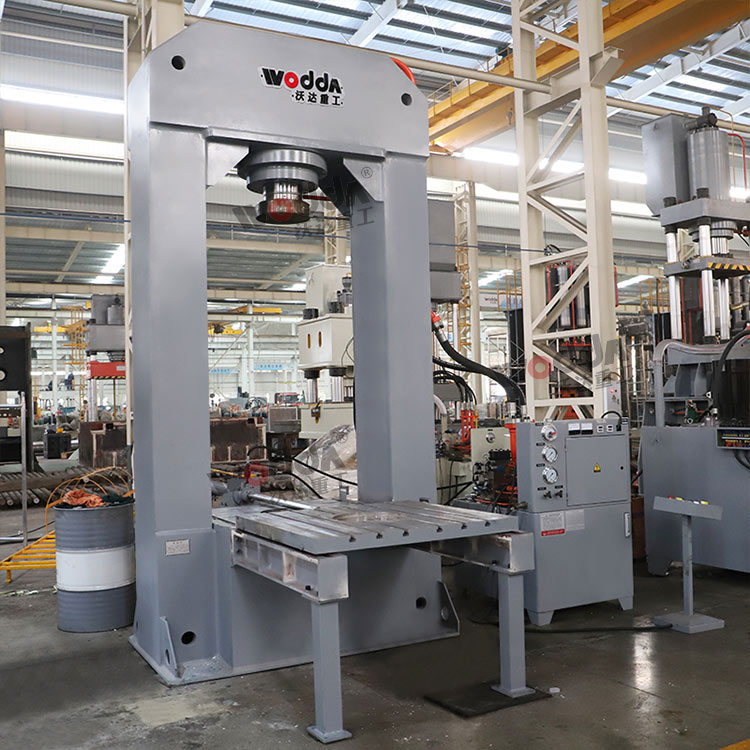 315噸龍(long)門式電機(ji)軸承壓裝(zhuang)液壓機 315噸(dun)龍門式電(dian)機軸承壓(ya)裝液壓機(ji)