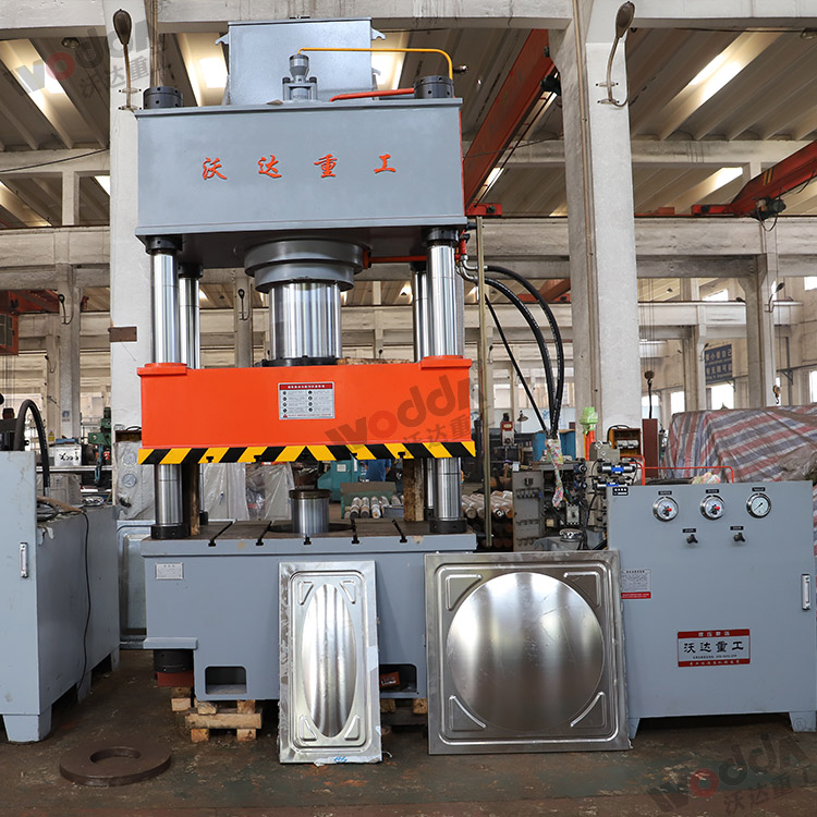 400噸(dun)不鏽鋼水(shui)箱闆拉伸(shen)液壓機 400噸(dun)不鏽鋼水(shui)箱闆拉伸(shen)液壓機