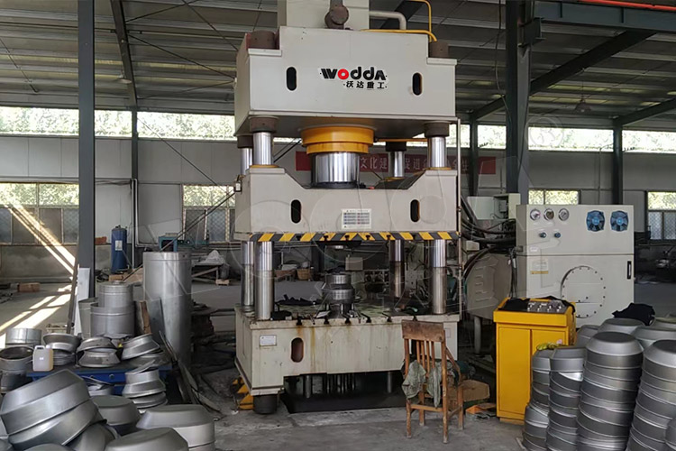 500噸封頭(tou)拉伸機(ji)