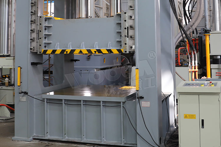 工(gong)作台及光(guang)栅保護裝(zhuang)置