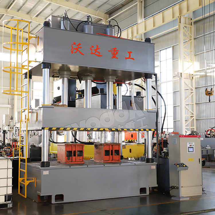 315噸汽車(che)内飾件(jian)專用液(ye)壓機