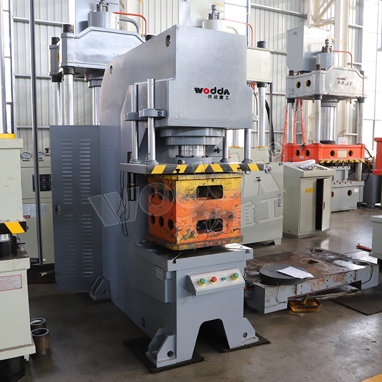 20噸(dun)單臂液(ye)壓機車(che)間現貨(huo)