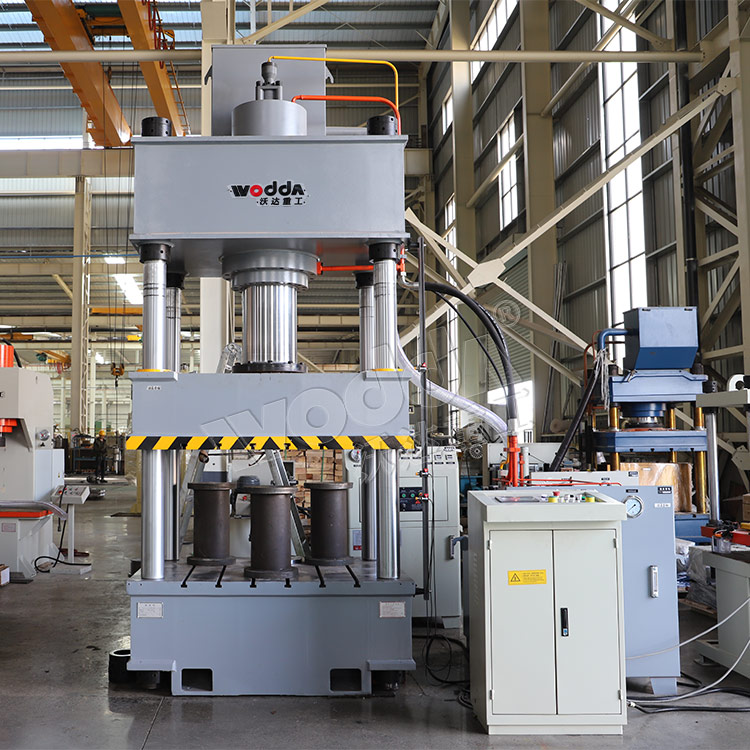 國标315噸(dun)四柱液(ye)壓機