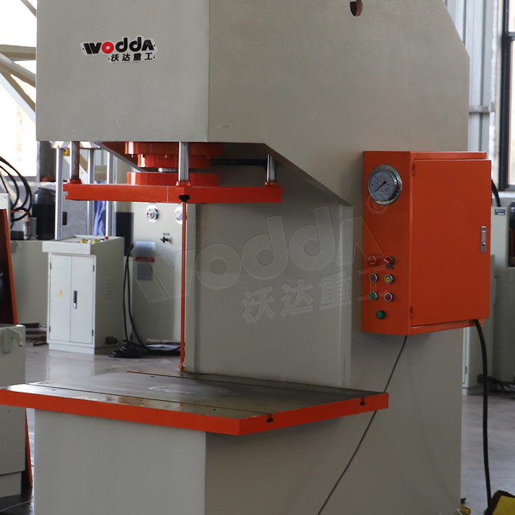 63噸單(dan)柱液(ye)壓機(ji)工作(zuo)台 63噸(dun)單柱(zhu)液壓(ya)機工(gong)作台(tai)