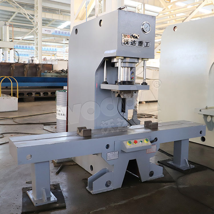 63噸單(dan)臂長軸(zhou)校直液(ye)壓機