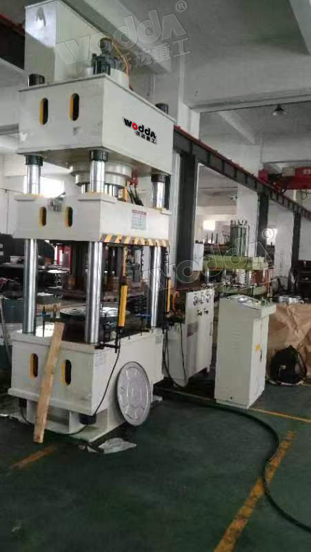 拉伸(shen)消防水(shui)帶纏繞(rao)機側闆(pan)壓力機(ji)