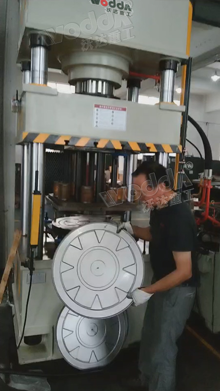 消(xiao)防水帶(dai)纏繞機(ji)側闆成(cheng)品