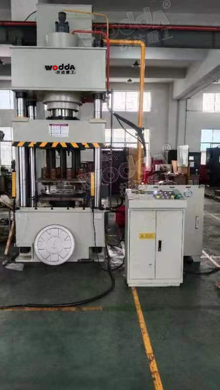 315噸(dun)拉伸液(ye)壓機