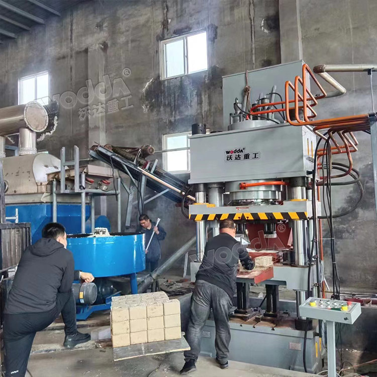 630噸(dun)鹽磚機 630噸(dun)鹽磚機