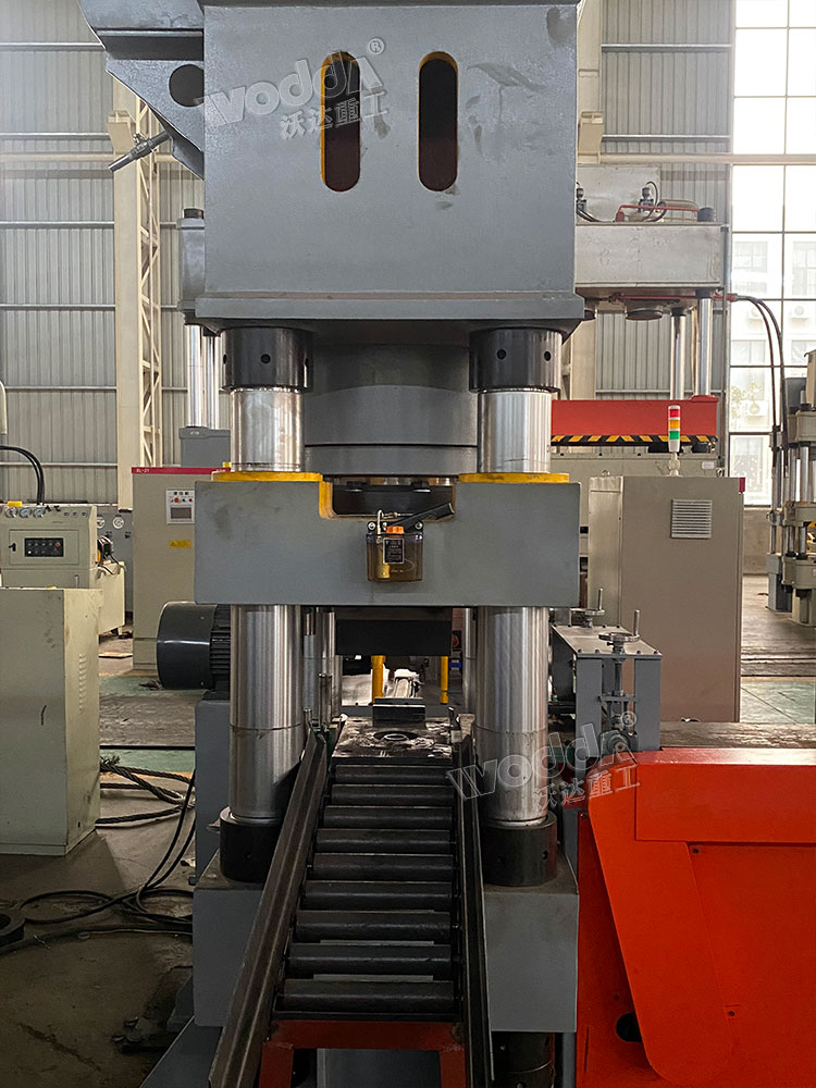 錨杆(gan)托盤自(zi)動出料(liao)