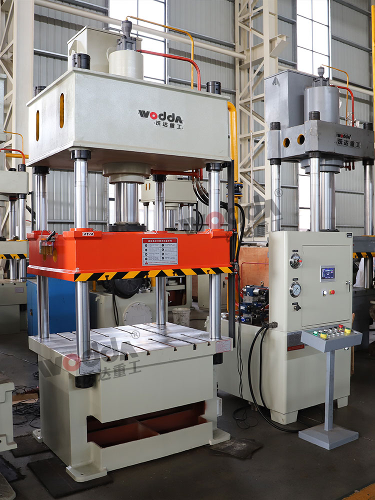 100噸三梁(liang)四柱液壓(ya)機