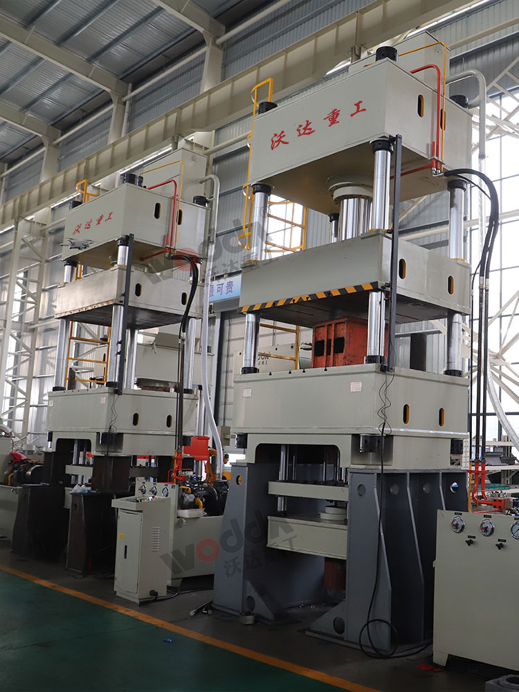 315噸(dun)拉伸機(ji)