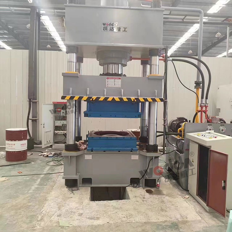 400噸不鏽鋼(gang)水箱闆拉(la)伸液壓機(ji)