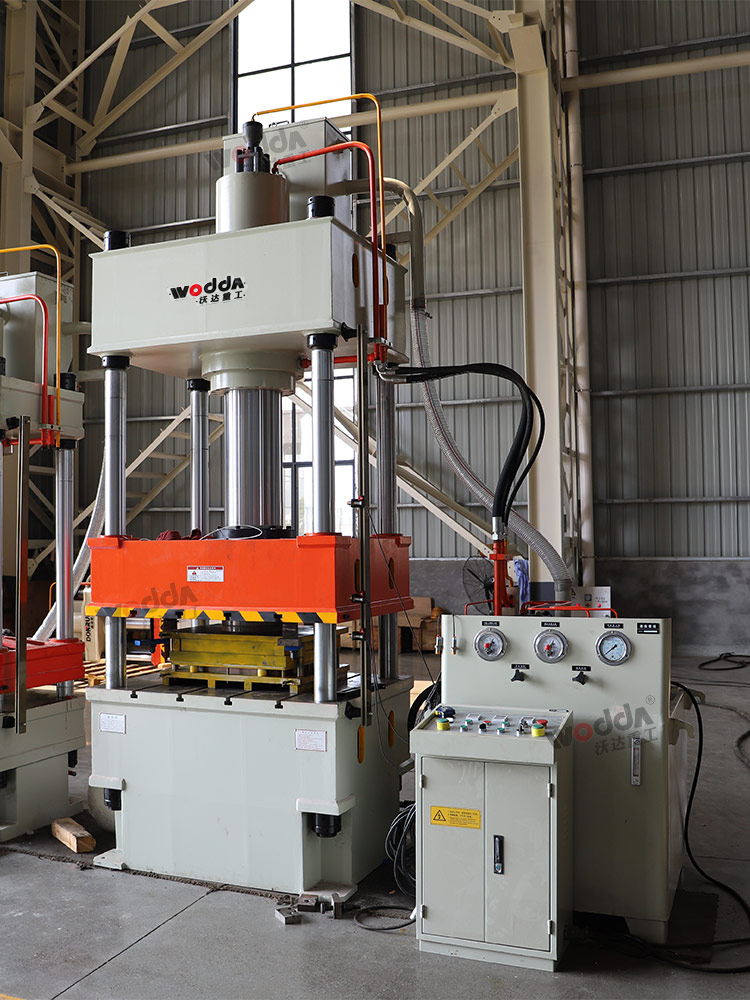 200噸(dun)不鏽鋼闆(pan)拉伸液壓(ya)機