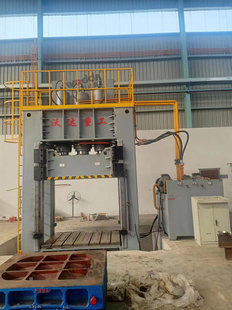 800噸(dun)框架(jia)式薄(bao)闆拉(la)伸機(ji)