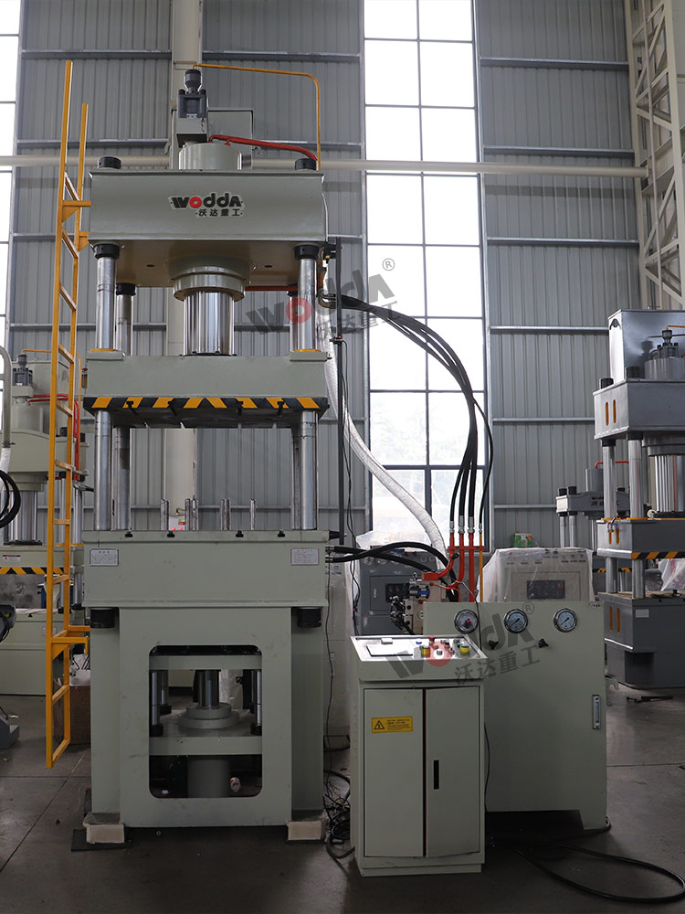 200噸液壓(ya)頂拉伸(shen)機