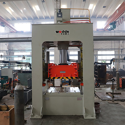 200噸框(kuang)架式薄(bao)闆拉伸(shen)液壓機(ji)