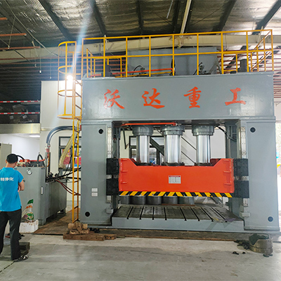 1000噸(dun)框架式(shi)薄闆拉(la)伸液壓(ya)機_1000噸框(kuang)架液壓(ya)機