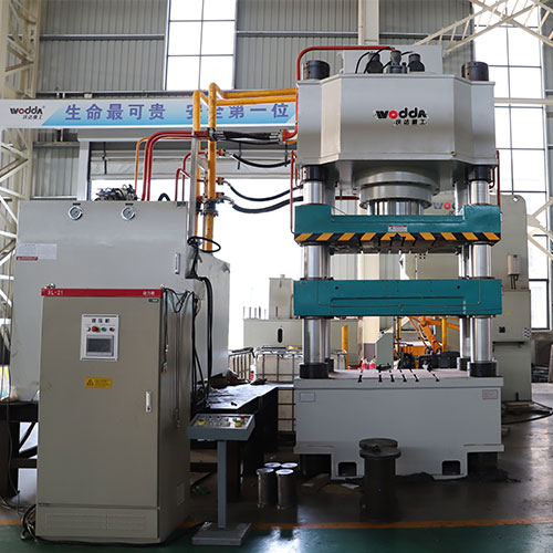 800噸(dun)牛羊(yang)舔磚(zhuan)液壓(ya)機_20公(gong)斤鹽(yan)磚液(ye)壓機(ji)