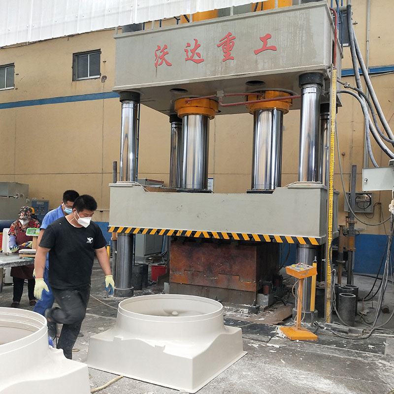 玻璃(li)鋼風機(ji)罩成型(xing)液壓機(ji)