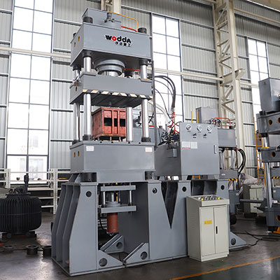 400噸四柱(zhu)拉伸液(ye)壓機